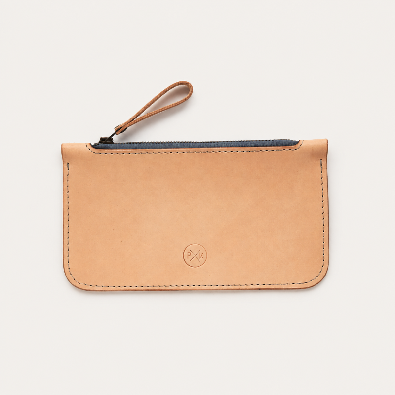 Natural leather zip purse by Paula Kirkwood, handcrafted in Brighton from vegetable-tanned leather