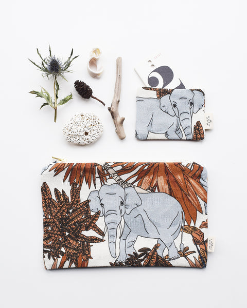 This beautiful zippered pouch and card holder with an animal and botanical themed pattern, have been handmade in London from luxurious linen printed in Scotland. 