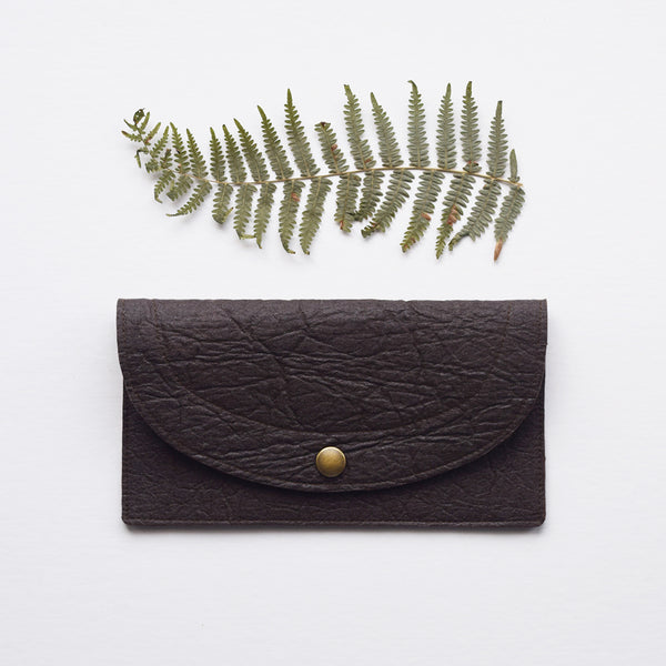 Handcrafted vegan leather purse made in Belgium by Grey Whale.