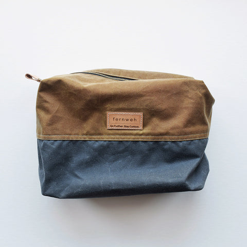 Designed and handcrafted in a seaside studio in Aberdeen, this classic and practical waxed cotton Dopp Kit Travel Bag, is perfect for storing your travel essentials and grooming products securely when out on your everyday adventures and travels. 