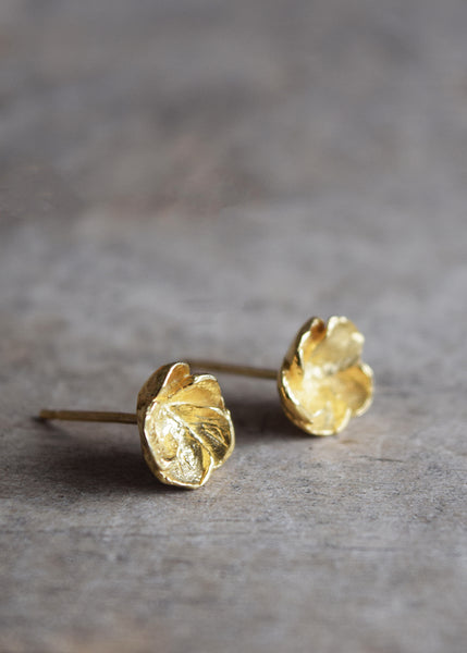 Beautiful handmade Hawthorn Blossom ear studs in gold vermeil by Alice Stewart Jewellery. Consciously handcrafted from ethically sourced materials in gold-plated solid sterling silver. 