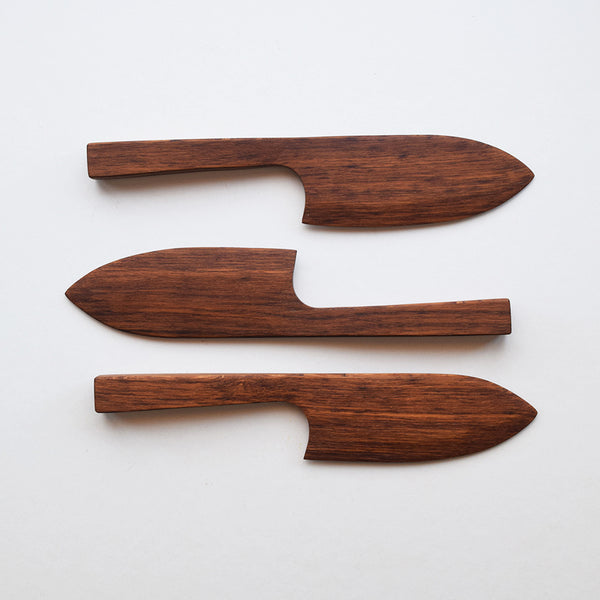 Handcrafted in small batches, these beautiful wooden cake knives by Selwyn House not only cut neatly without tearing but are wide enough to be used for serving. They make a lovely wedding gift or just as a special present to yourself. 