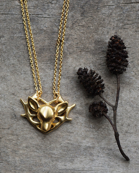 Inspired by nature, this beautiful gold necklace has been designed and handcrafted in a studio in Lewes by Phoebe Jewellery. It’s made from 18ct yellow gold vermeil and has a pretty antler shaped catch.