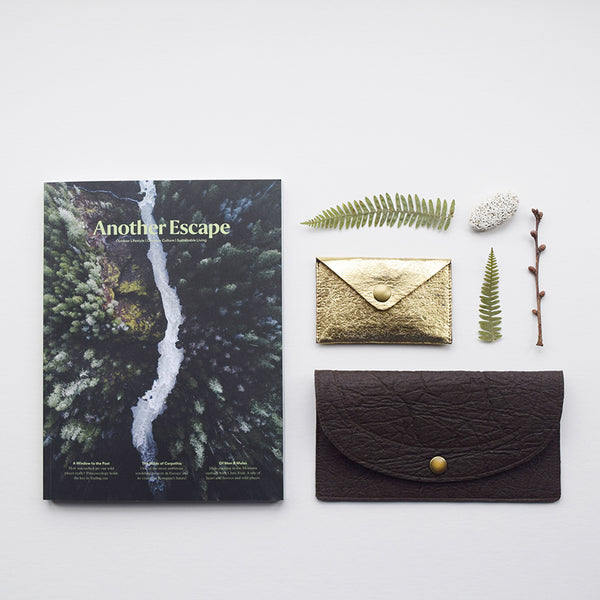 Handcrafted vegan leather gold card holder made in Belgium by Grey Whale.